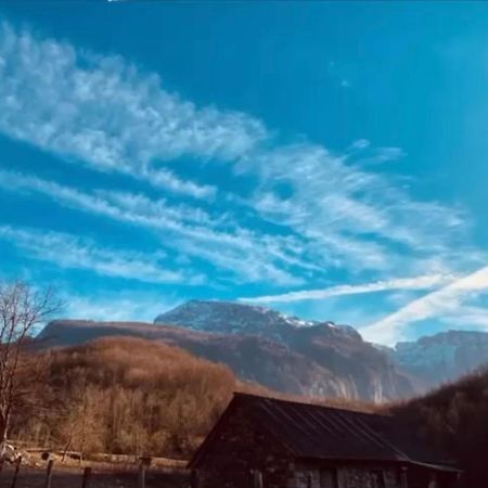Shpija E Gjyshit Vuthaj Hotel Gusinje Luaran gambar