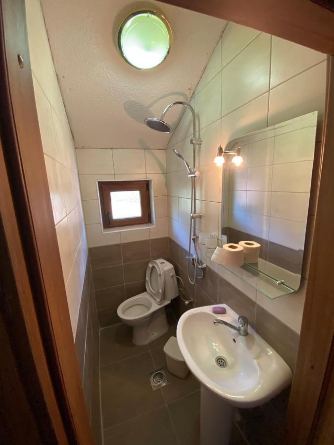 Shpija E Gjyshit Vuthaj Hotel Gusinje Luaran gambar