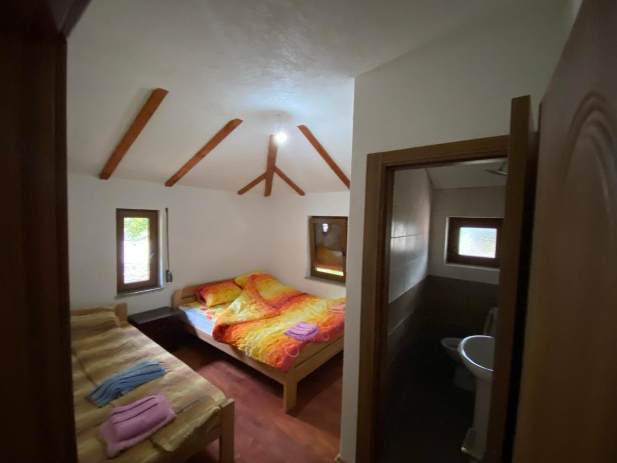 Shpija E Gjyshit Vuthaj Hotel Gusinje Luaran gambar